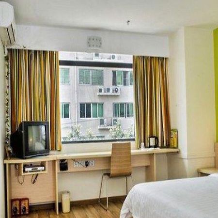 7 Days Inn Fuzhou Gandong Avenue Passenger Station Buitenkant foto